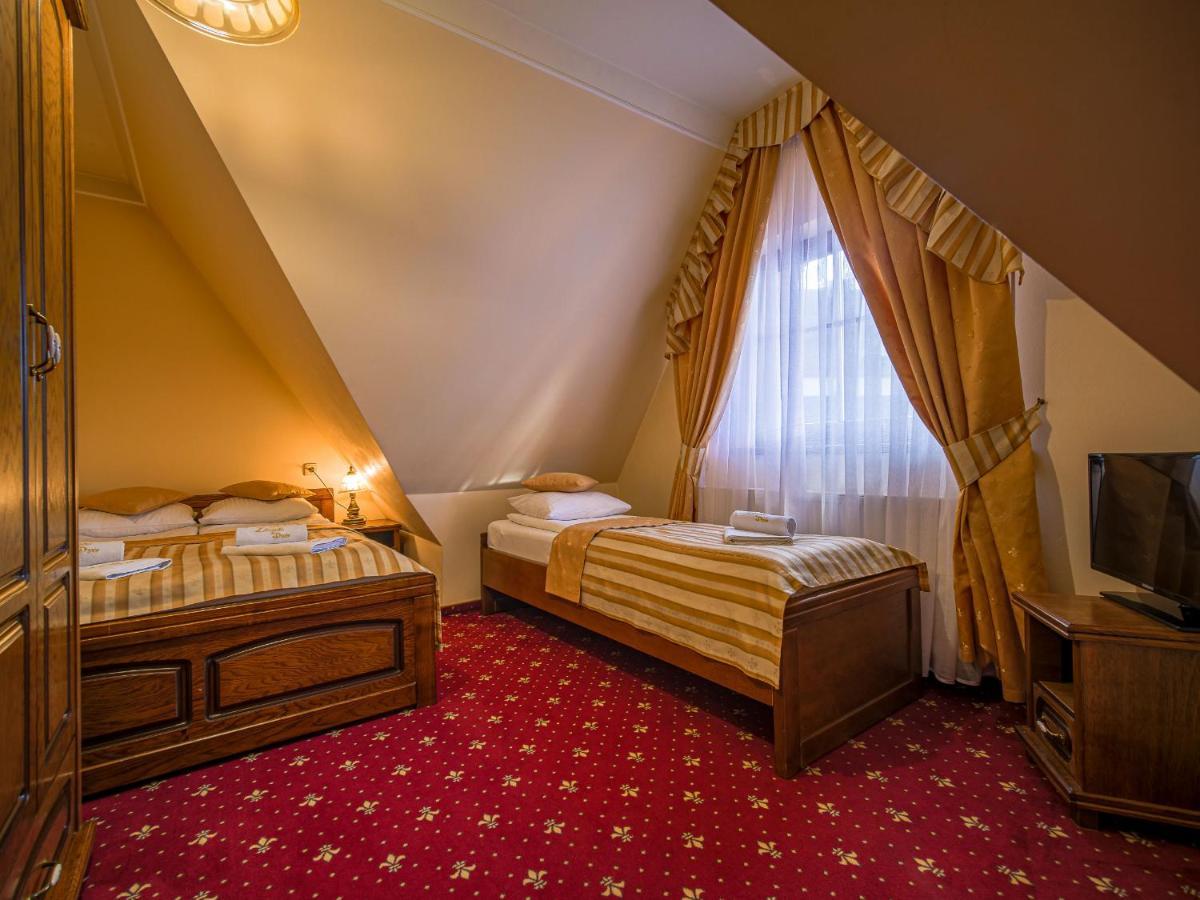 Pensjonat Zbojecki Dwor - Blisko Basenow Termalnych I Szlakow Gorskich - Ostatnie Wolne Pokoje Na Weekend Majowy Bukowina Tatrzanska Exterior photo